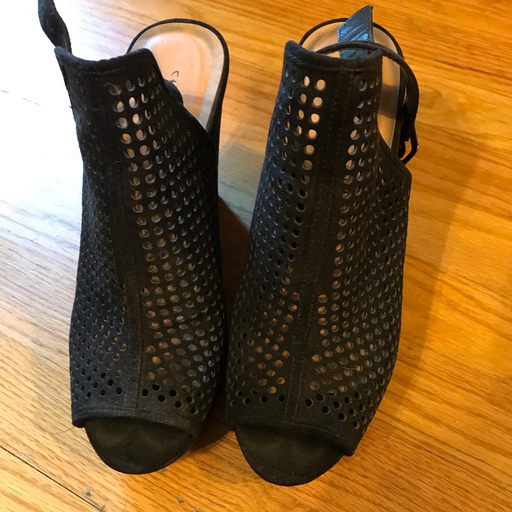 Chinese Laundry Wedges